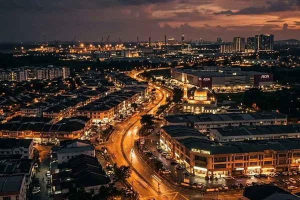 B2B massage in Kulai, Johor — a candlelit spa setting